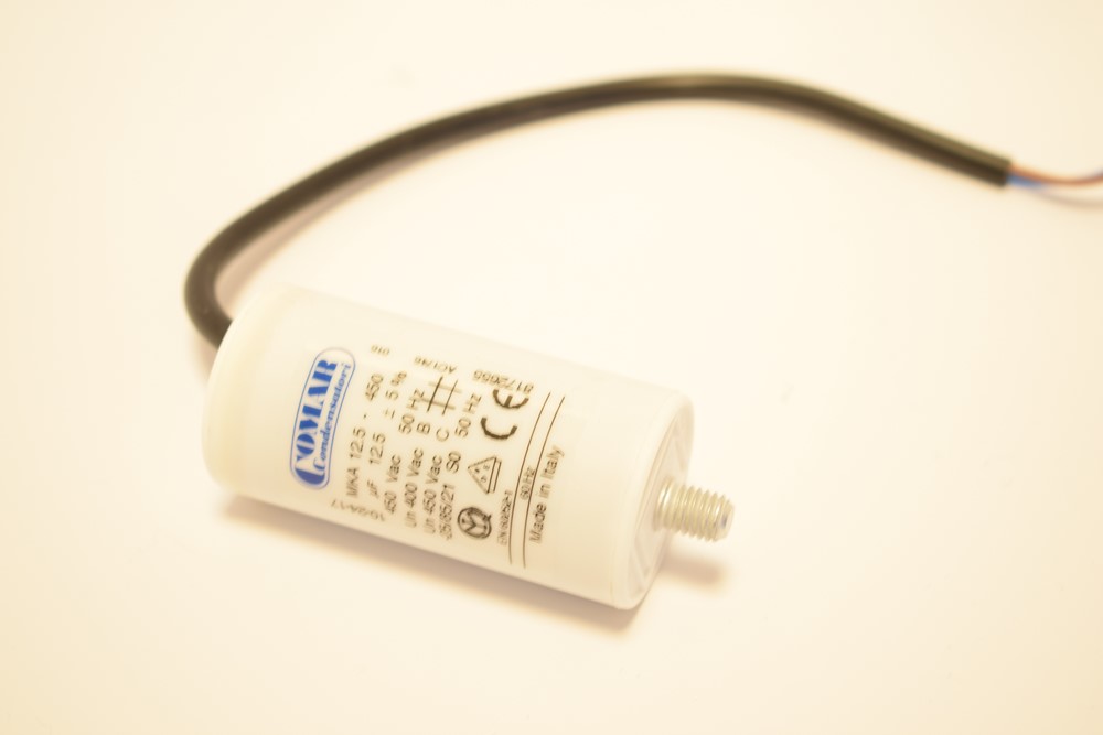 Condensateur Moteur 450V 3/3,15/3,5µF à câble