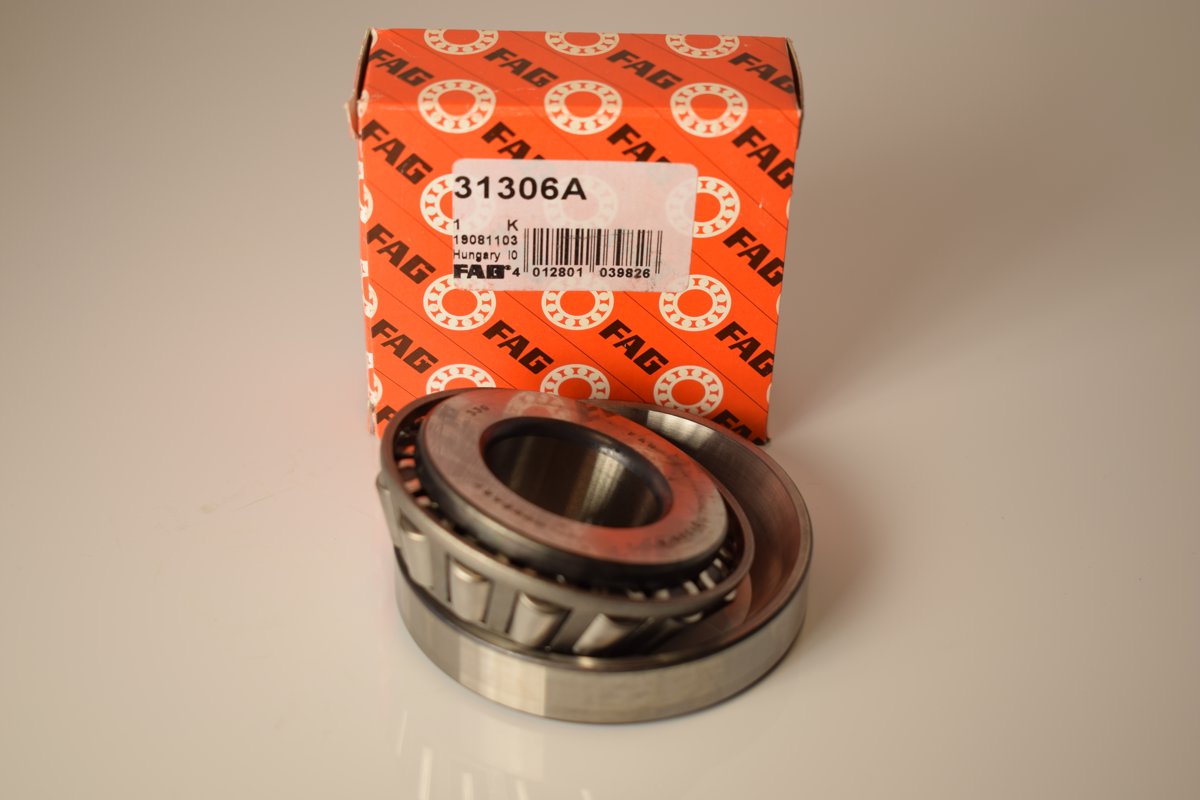 Roulement rouleaux coniques 32005